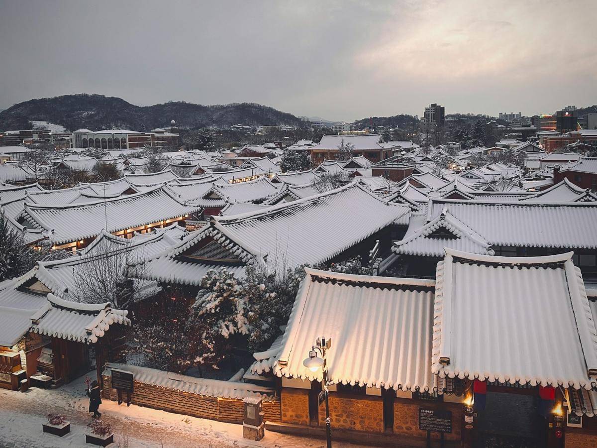 Potret Jeonju Hanok Village, Jeonju, Korea Selatan saat puncak musim dingin