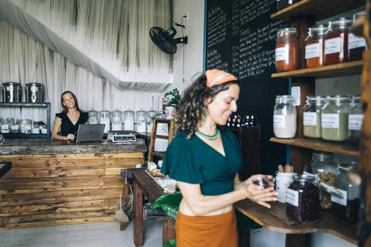 ilustrasi berbelanja