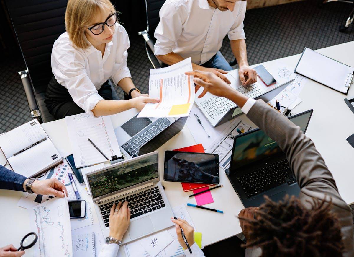 ilustrasi digital marketer