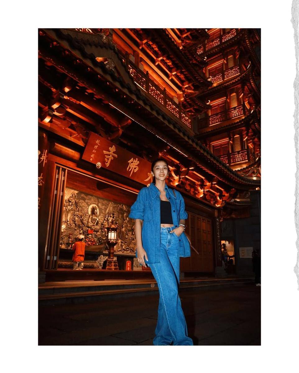 Fanny Ghassani jalan-jalan di China