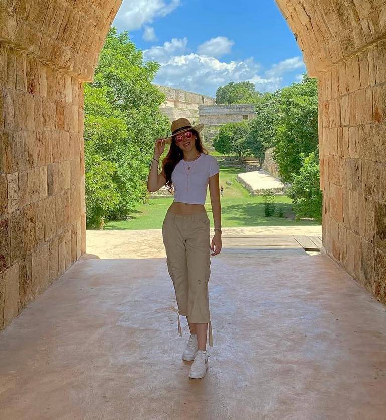 Inspirasi OOTD ala Fatima Bosch