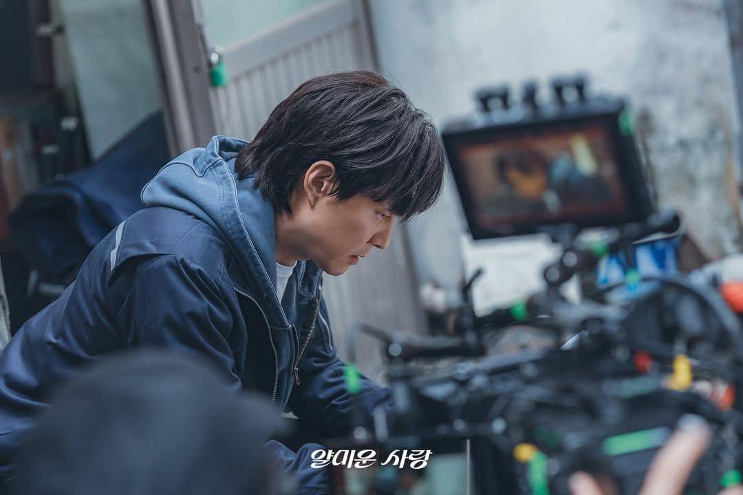 Lim Hyeon Jun (Lee Jung Jae) dalam drakor Nice to Not Meet You