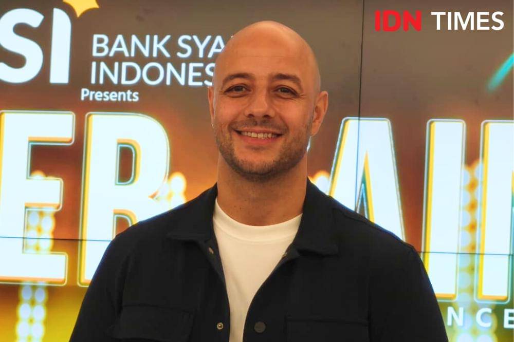 Potret Maher Zain saat sesi konferensi pers di Jakarta, Jumat (7/11/2025)