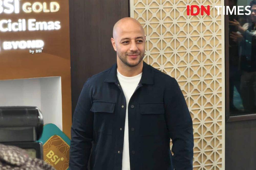 Potret Maher Zain saat sesi konferensi pers di Jakarta, Jumat (7/11/2025)