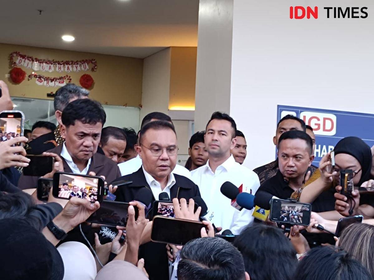 Wakil Ketua DPR RI Sufmi Dasco Ahmad jenguk korban ledakan SMA 72 Jakarta