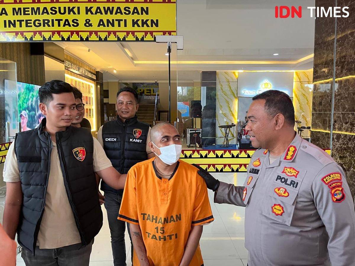 Konferensi kasus pencabulan anak di bawah umur modus dukun pengobatan makhluk halus oleh Polresta Bandar Lampung.