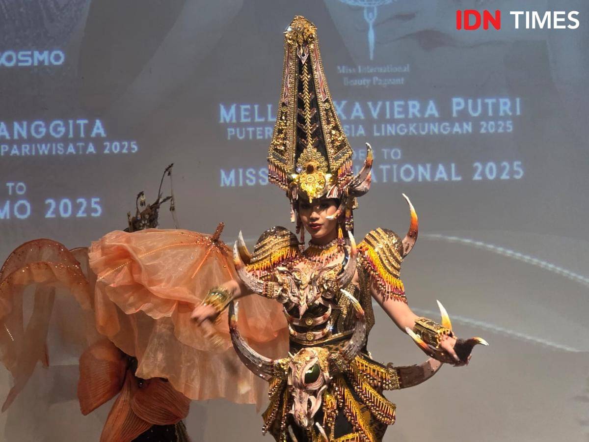 Press Conference Salma Ranggita Cahyariyani, Miss Cosmo Indonesia 2025 di Ice Palace, Lotte Mall Jakarta. 5 November 2025