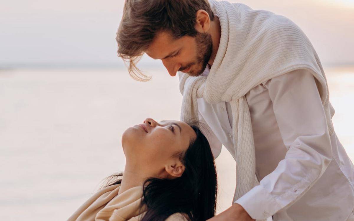 ilustrasi pasangan romantis