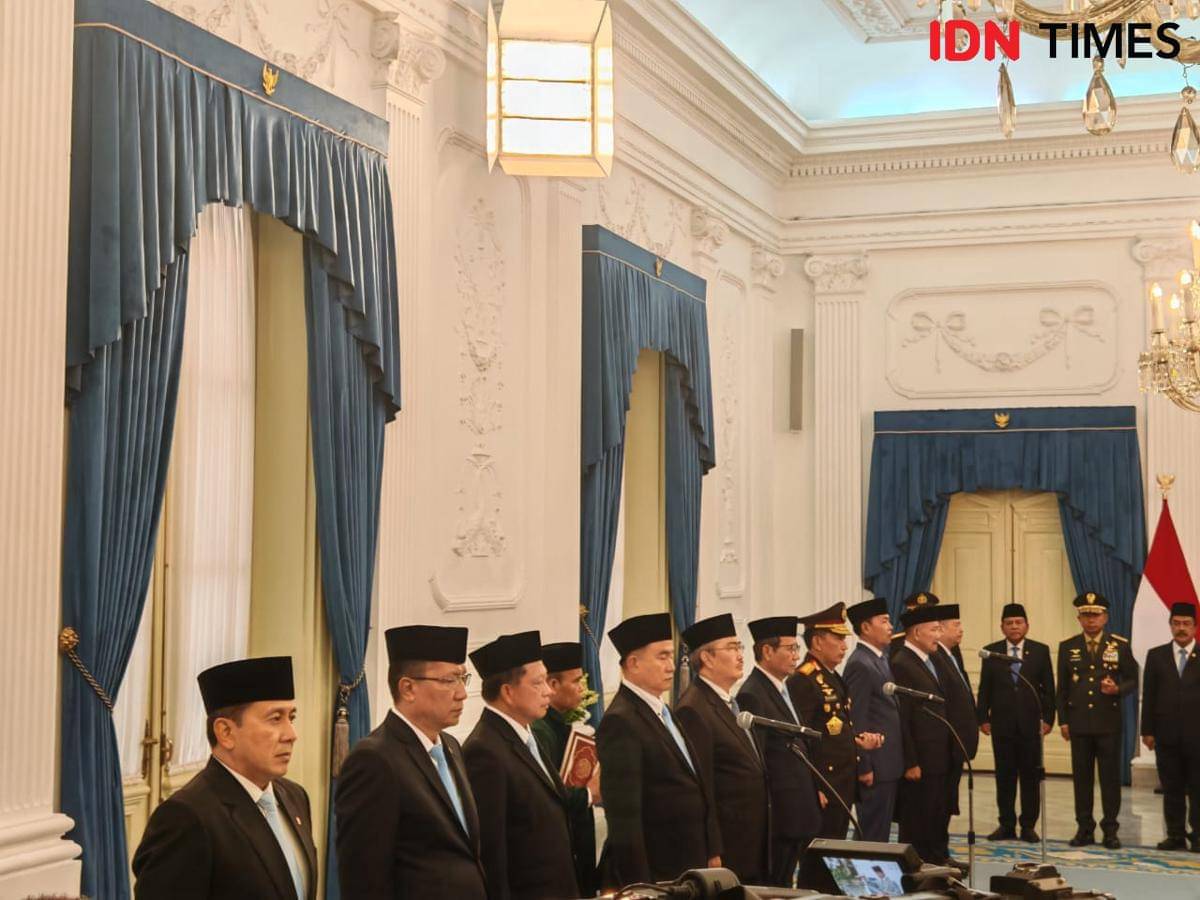 Pelantikan anggota Komisi Reformasi Polri di Istana Negara, Jumat (7/11/2025) (IDN Times / M Ilman Nafi'an)
