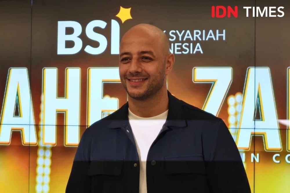 Potret Maher Zain saat sesi konferensi pers di Jakarta, Jumat (7/11/2025)