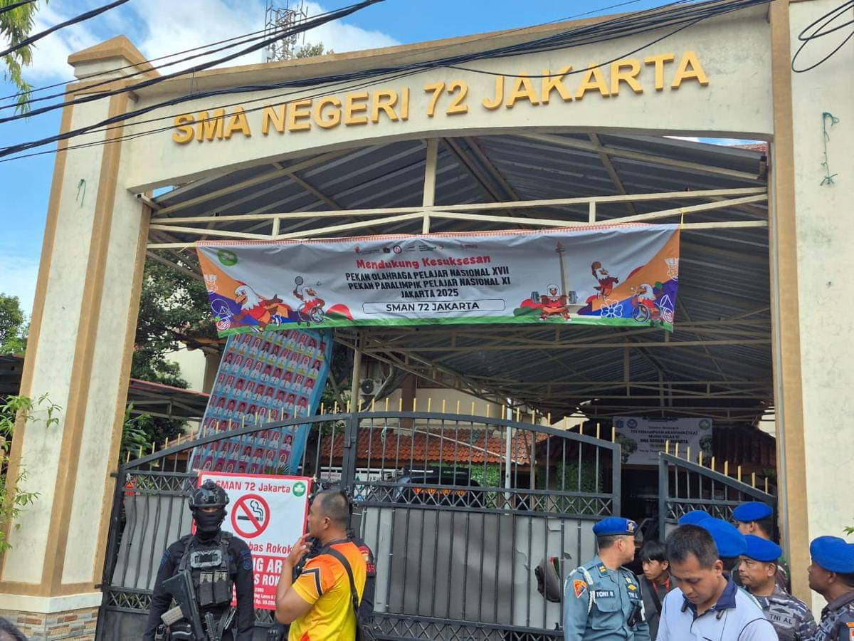 Gerbang SMA N 72 Jakarta usai ledakan yang terjadi pada Jumat (7/11/2025) siang.