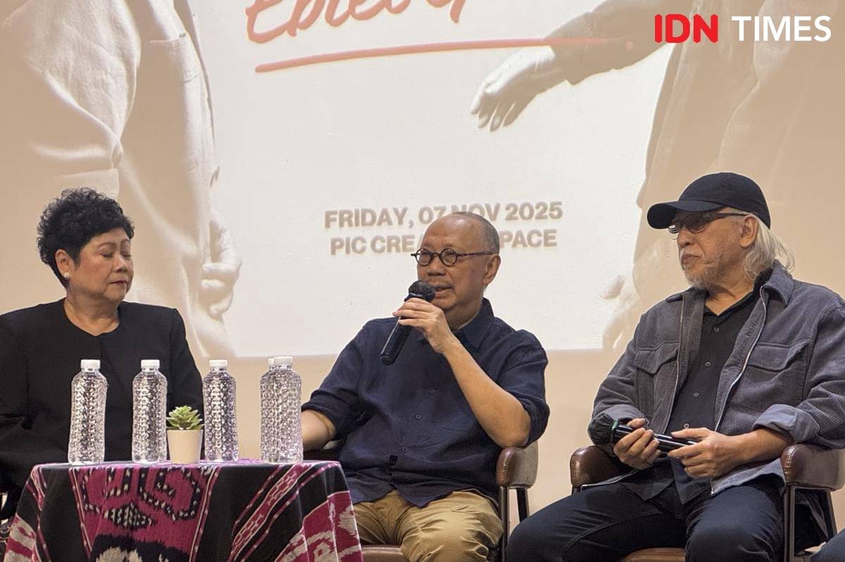 Ebiet G. Ade dan Iwan Fals pada Jumat (7/11/2025) (IDN Times/Elizabeth Chiquita)