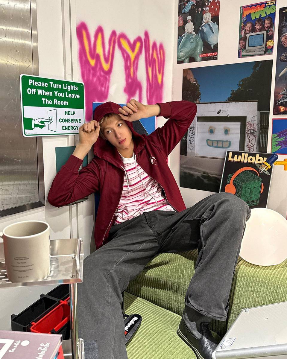 style baggy pants ala Martin CORTIS