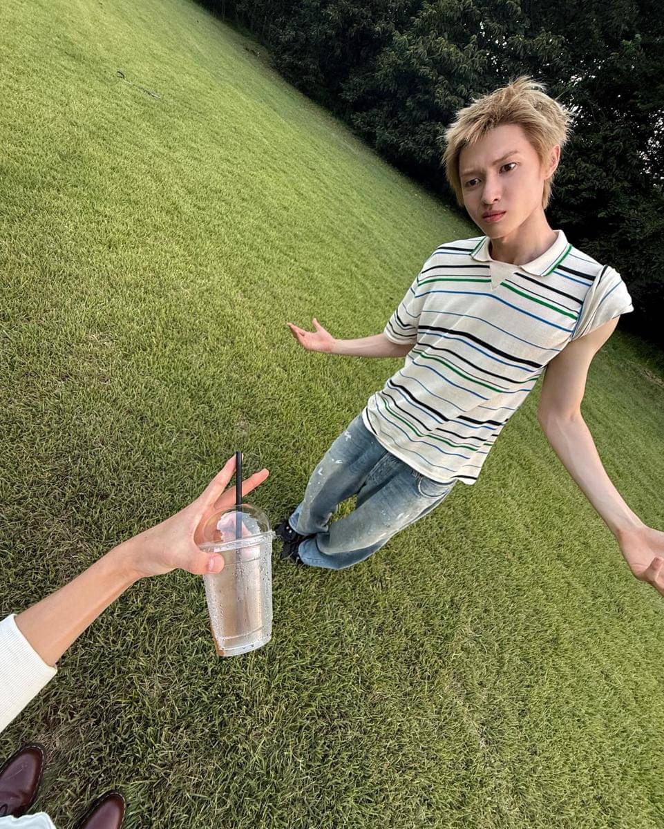 style baggy pants ala Martin CORTIS