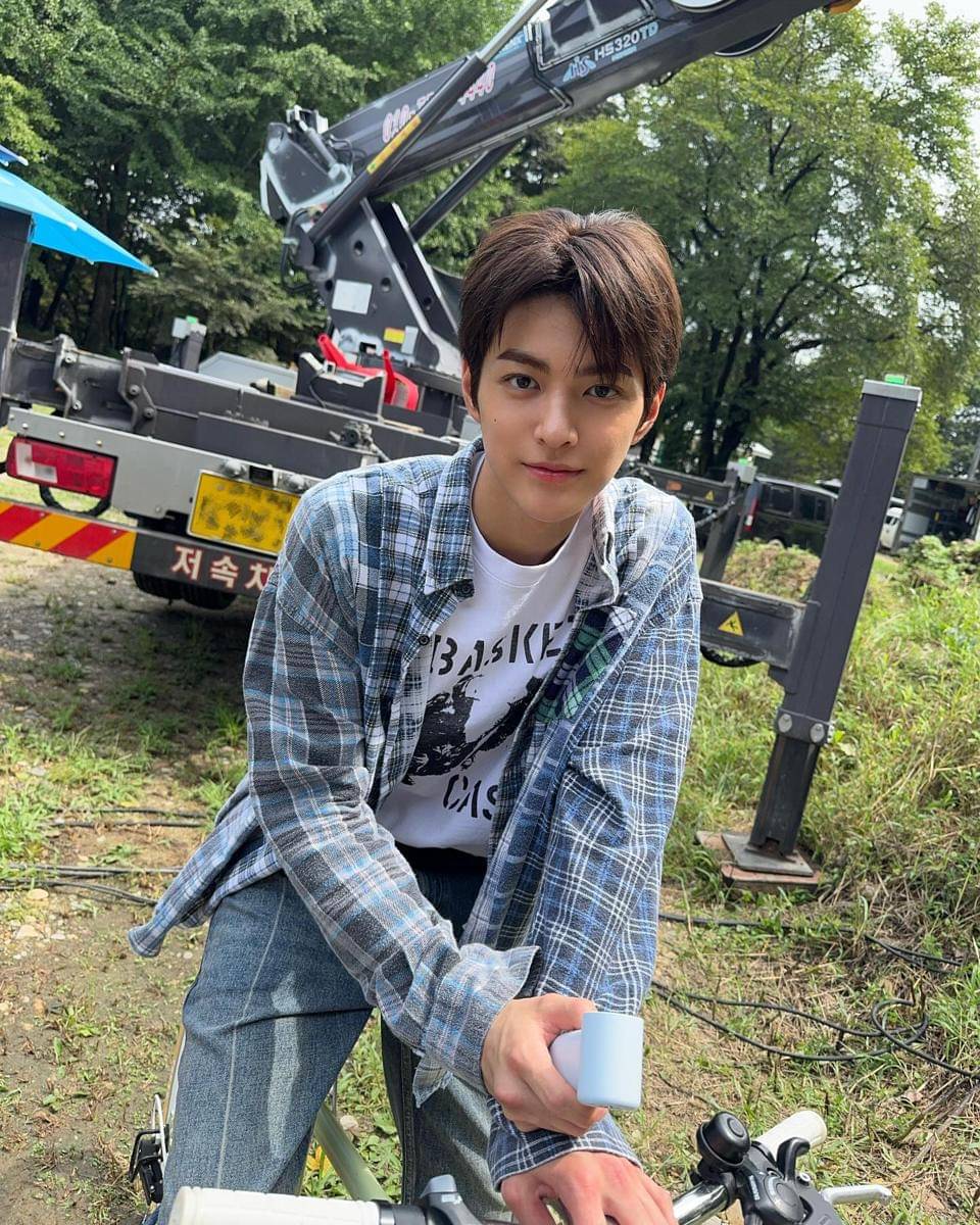 style ala Keonho CORTIS