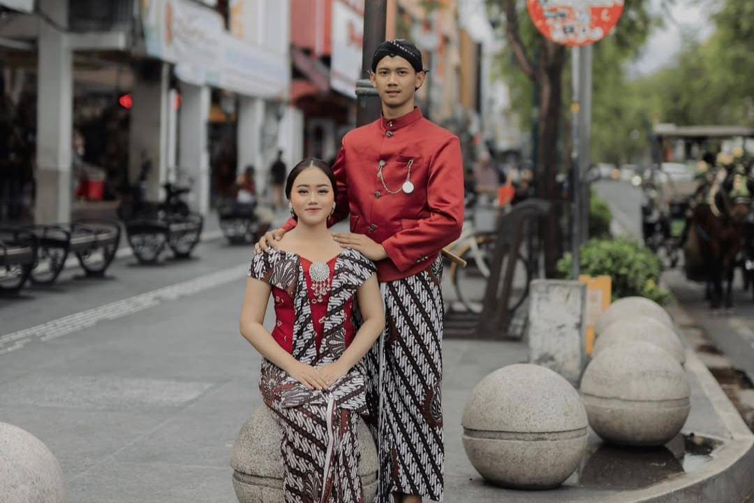 ilustrasi sewa baju di Malioboro