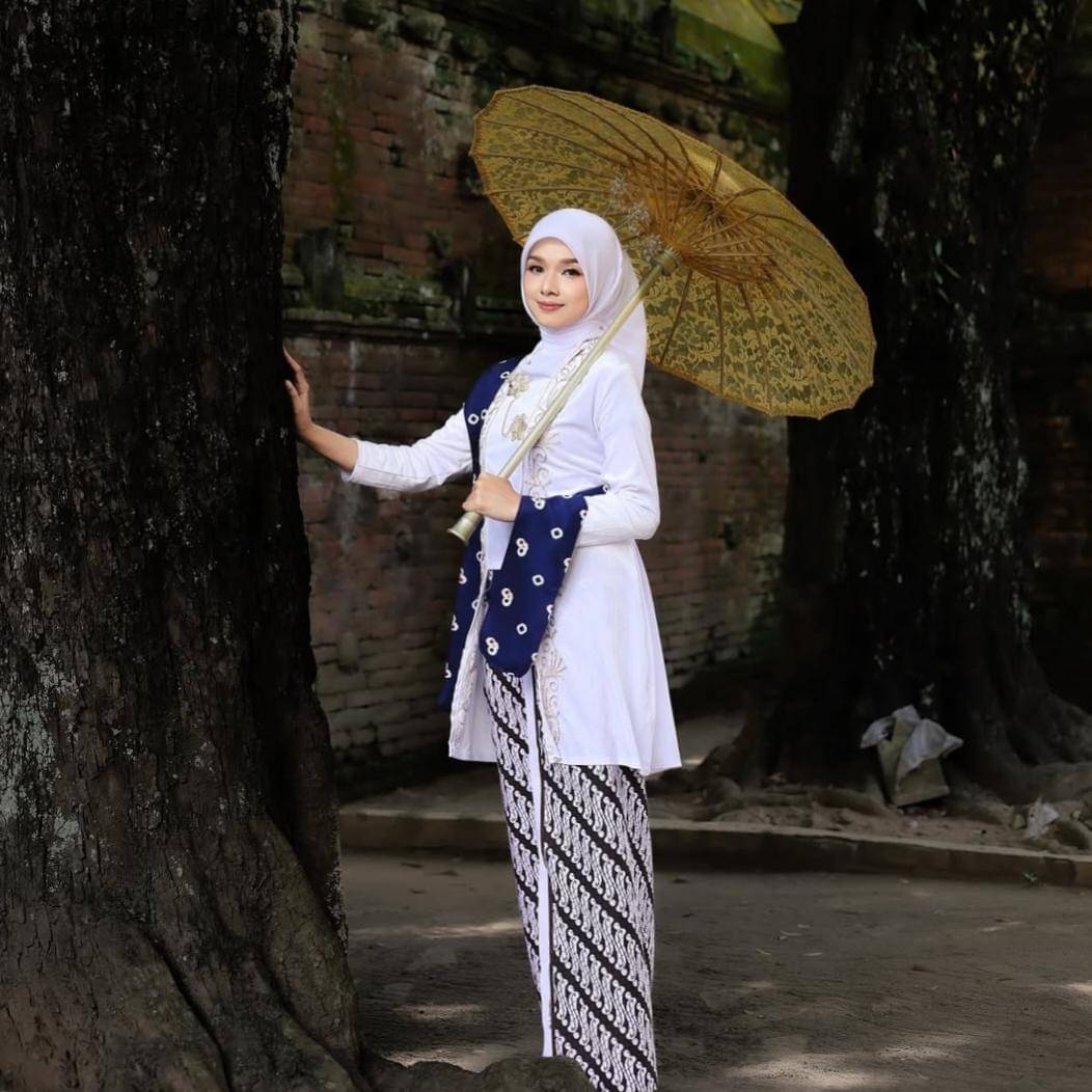 Foto Baju Adat Memorioboro