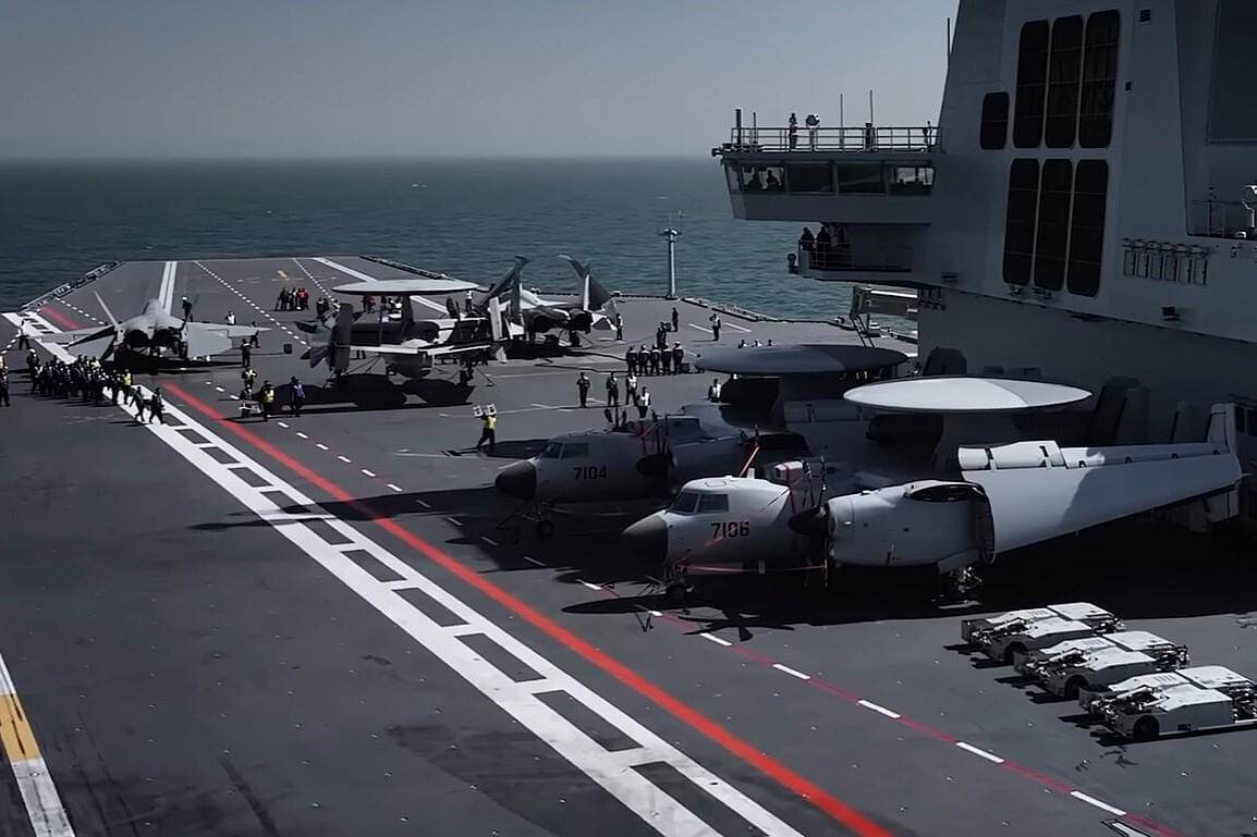 dek penerbangan kapal induk Fujian