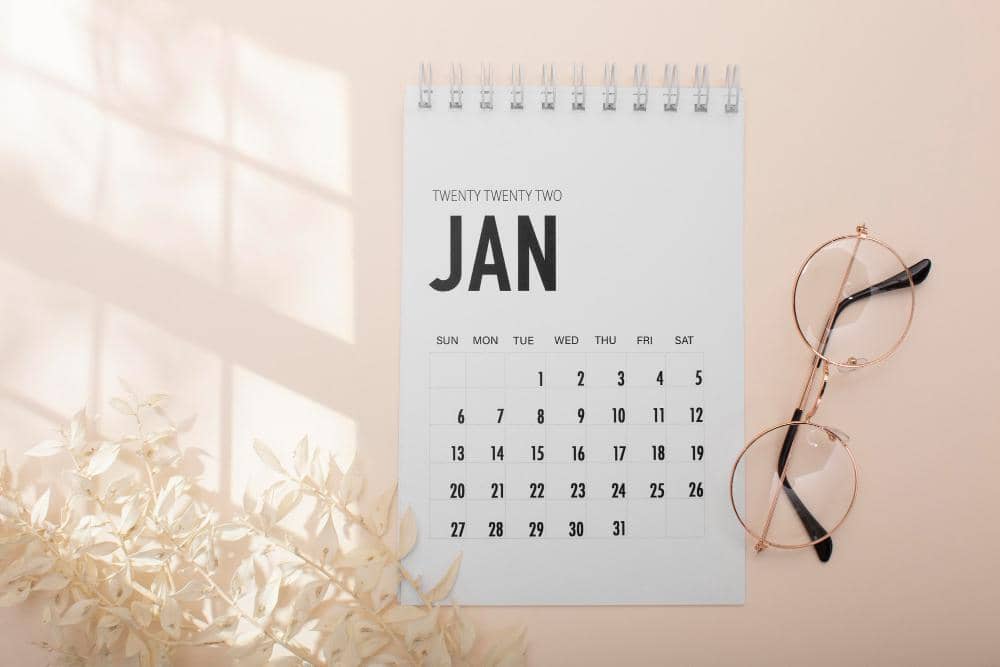 ilustrasi kalender samping kacamata