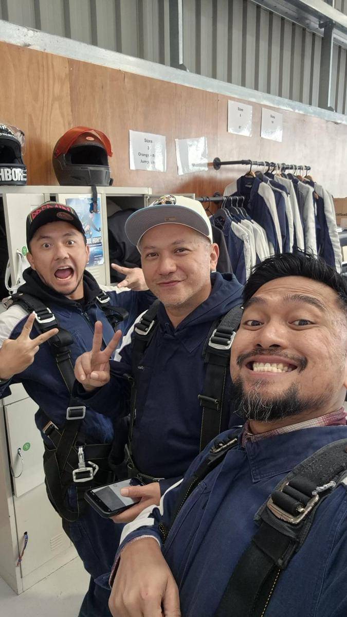 Gading Marten, Omesh dan Darto Sky Diving