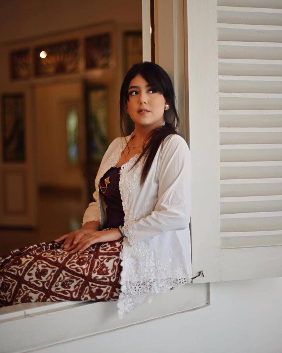 referensi OOTD etnik ala Nessie Judge