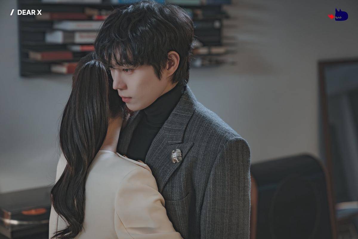 Kim Yoo Jung dan Kim Young Dae di Dear X