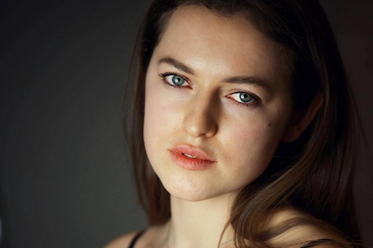 ilustrasi blurred lips