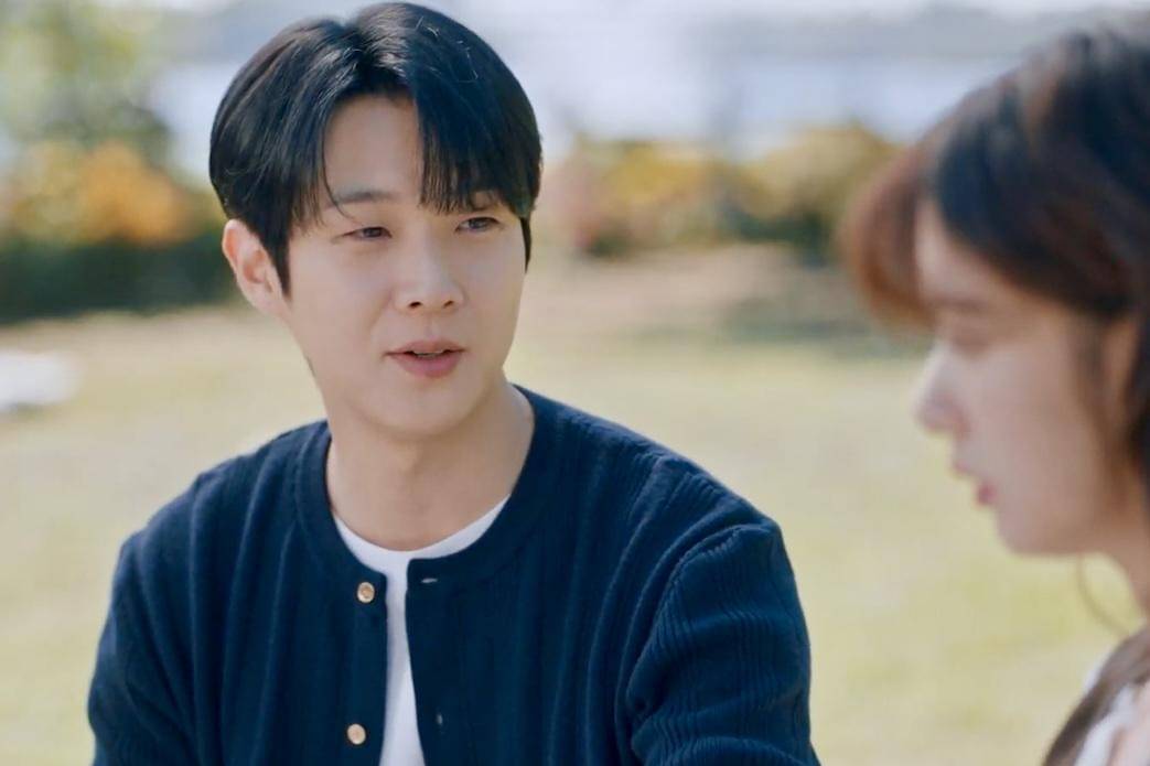 Kim Woo Ju (Choi Woo Shik) dan Yoo Me Ri (Jung So Min) dalam drakor Would You Marry Me 