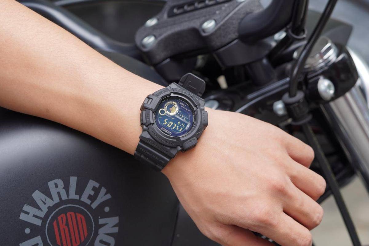 ilustrasi jam tangan sport pria