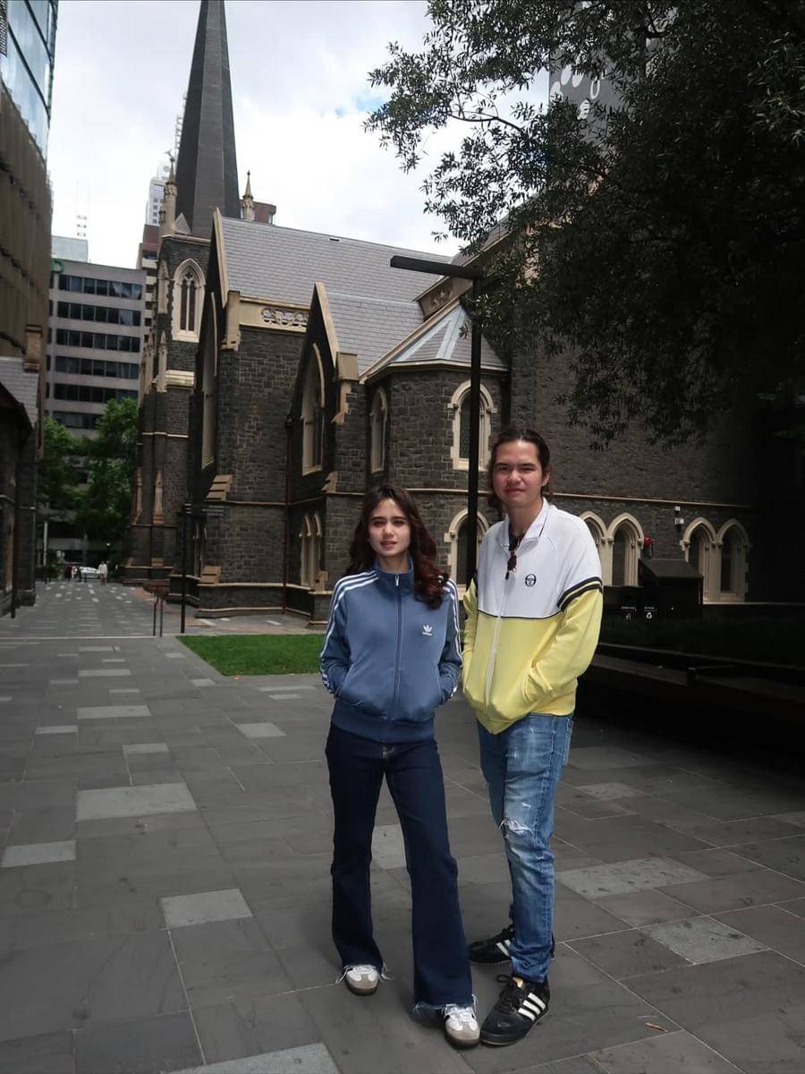 potret Tissa Biani dan Dul Jaelani di Kawasan Wesley Uniting Church, Melbourne, Australia