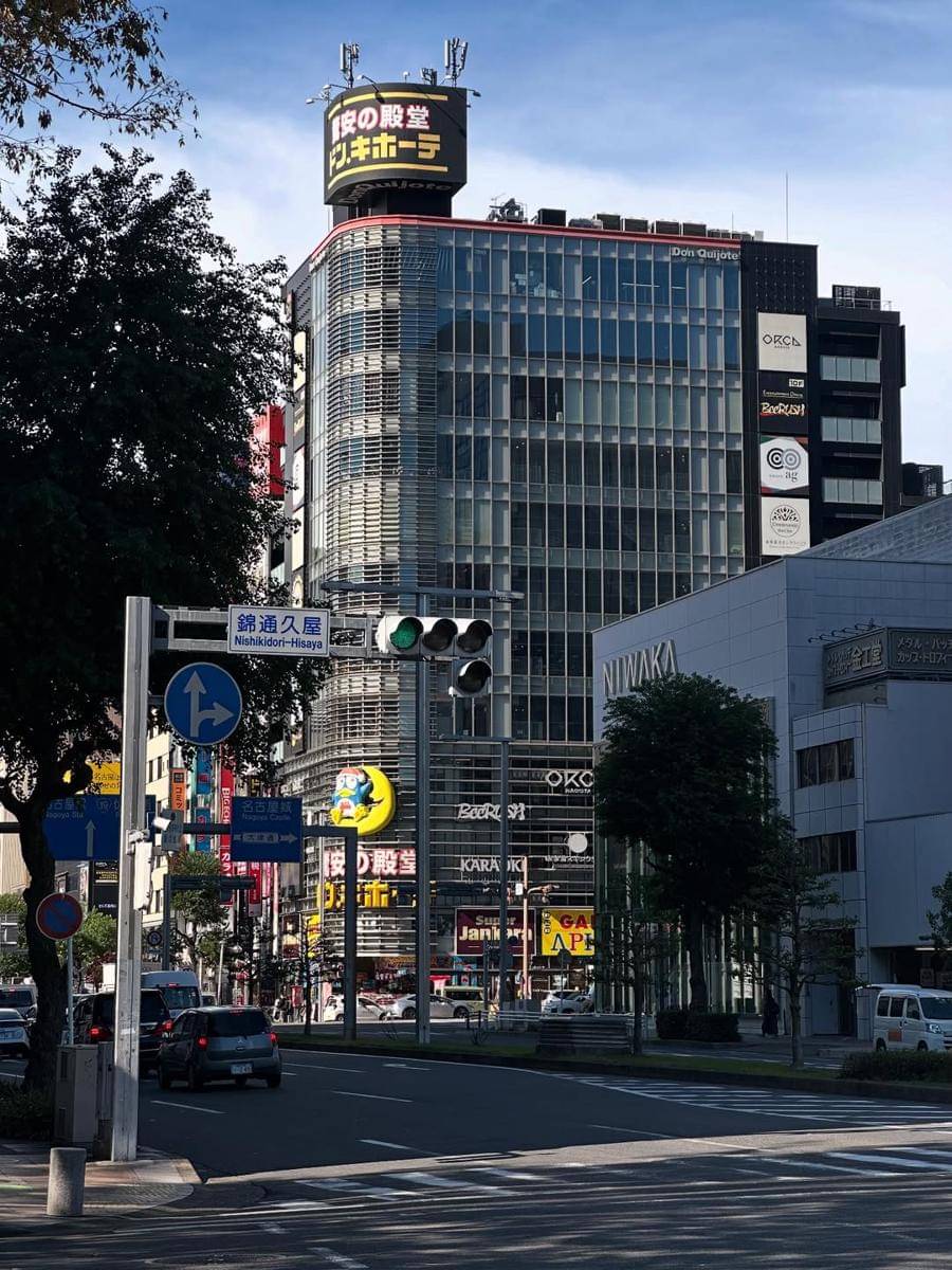 Sandrina Mazaya jalan-jalan ke Sakae di Nagoya, Jepang