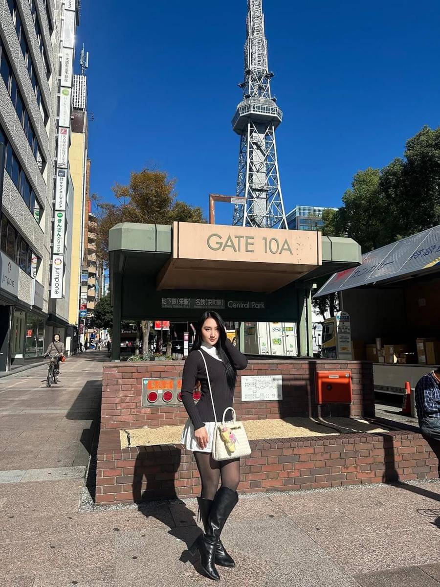 Sandrina Mazaya jalan-jalan ke Sakae di Nagoya, Jepang