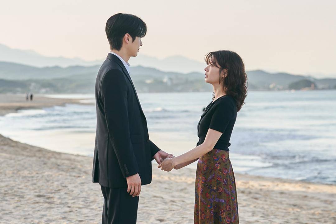 Choi Woo Shik dan Jung So Min di Would You Marry Me