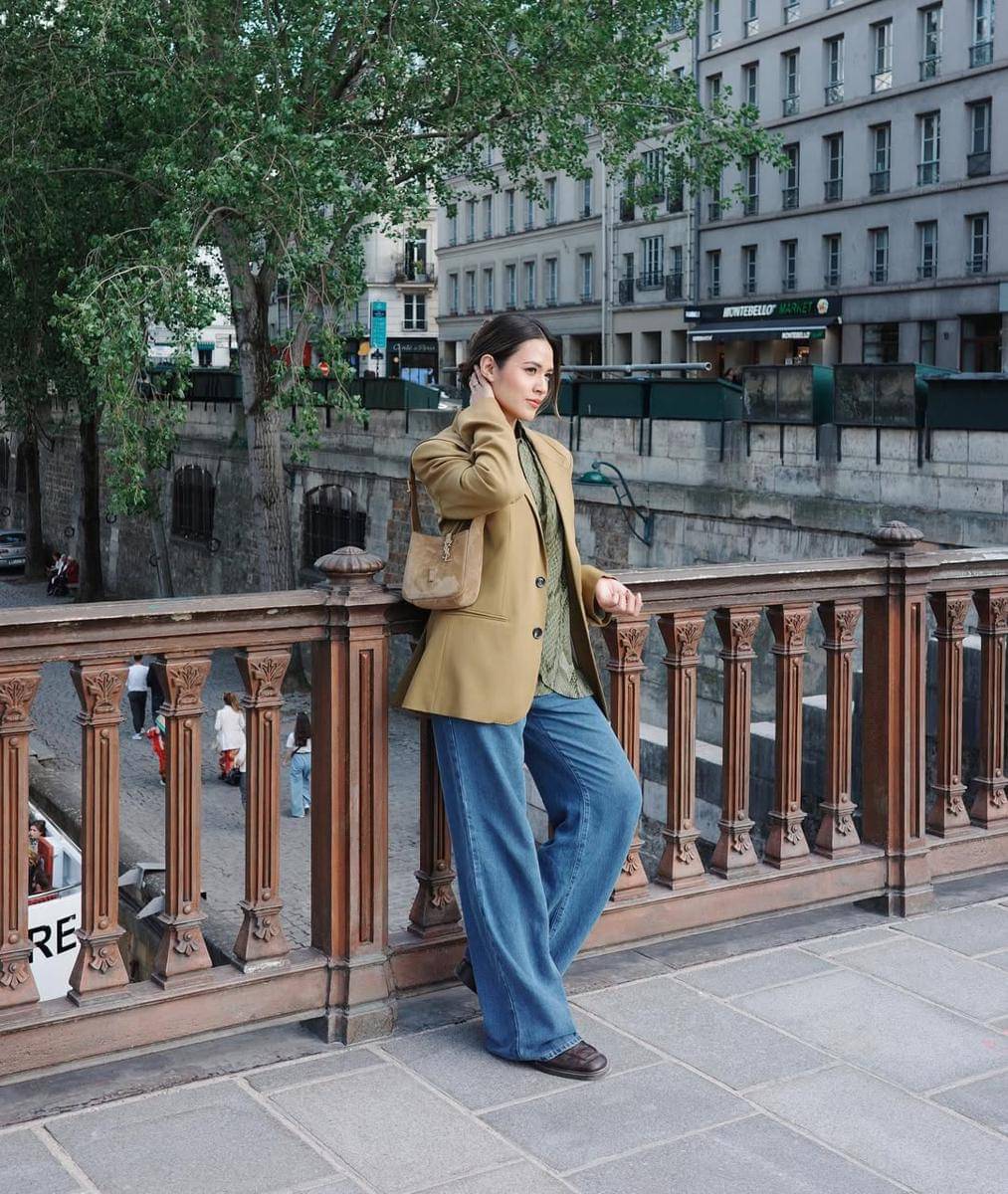 inspirasi outfit earth tone ala Raisa Andriana 