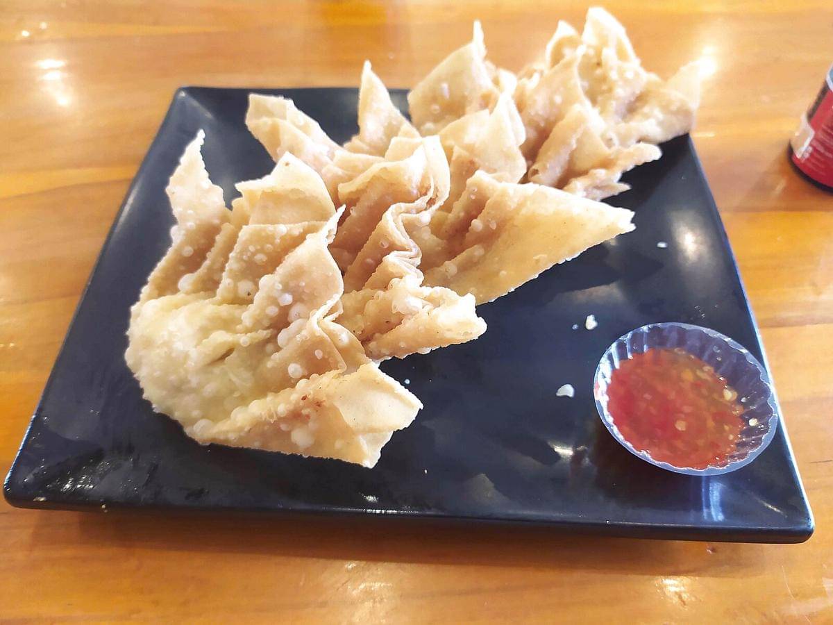 Potret pangsit ayam tahu pedas