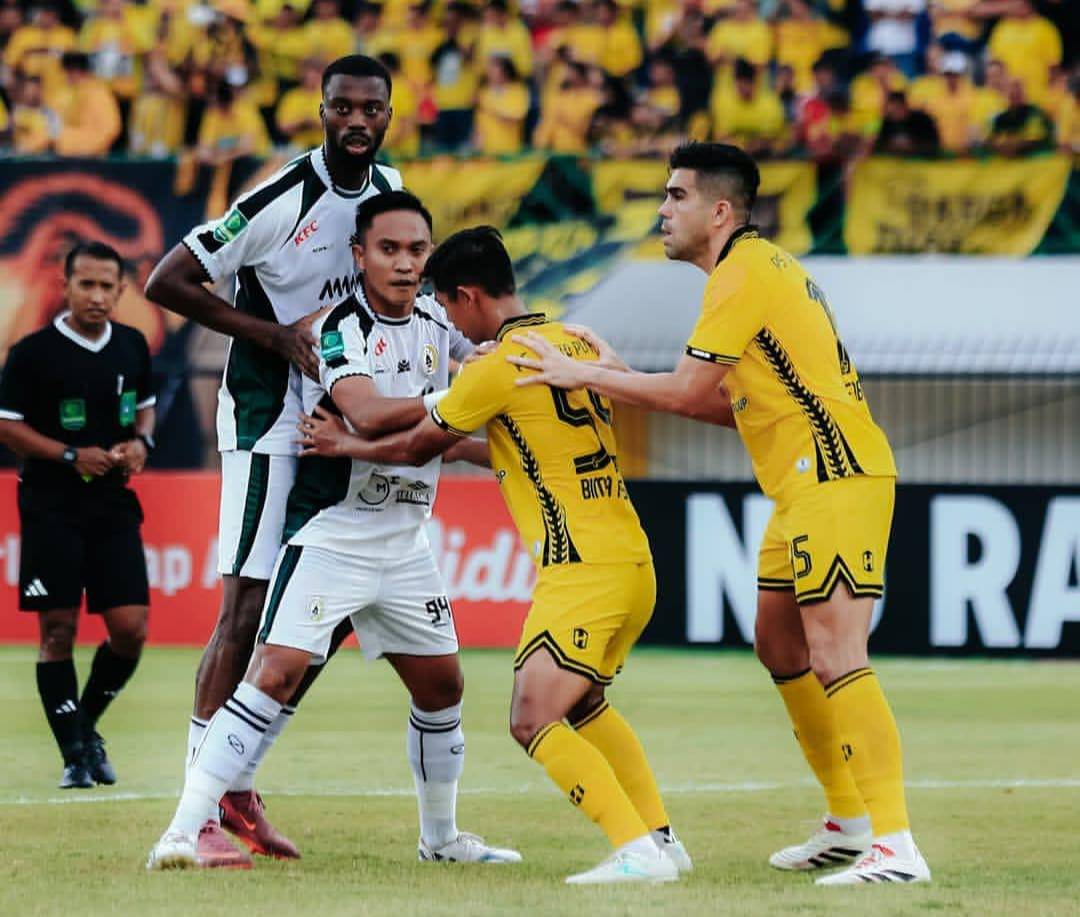 PSS Sleman Susah Payah Curi Poin di Markas Barito Putera FC saat bertandang ke markas Barito Putera FC pada pekan kesembilan Kompetisi Championship 2025/2026, Sabtu (8/11/2025).