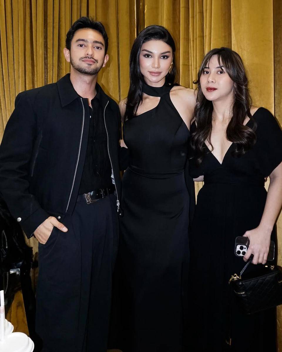 artis di YSL Annual holiday pop up