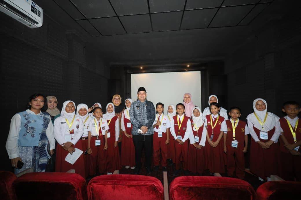 Pemkot Makassar meluncurkan kurikulum muatan lokal untuk SD, pada momen HUT ke-418 Kota Makassar. (Dok. Istimewa)