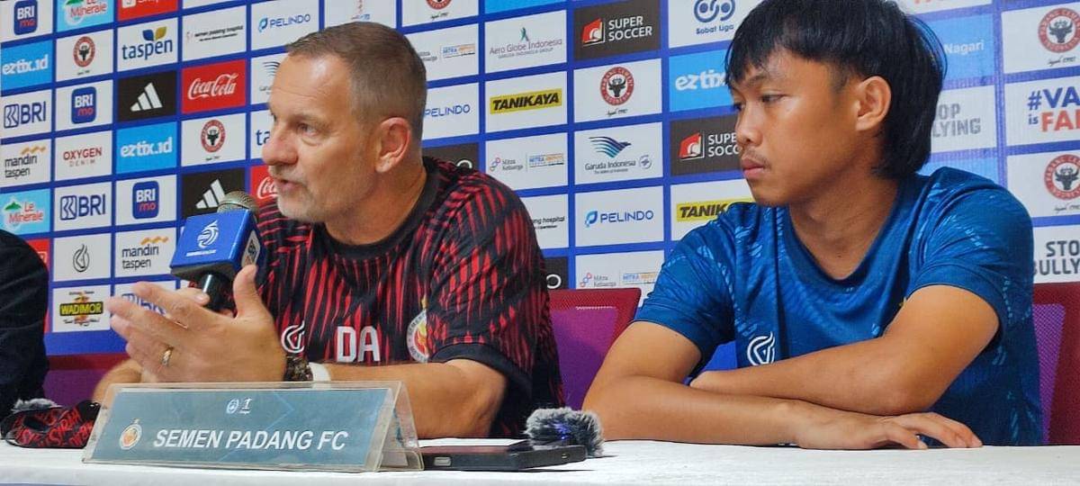 Konferensi pers Semen Padang FC vs Borneo jelang pertandingan (IDN Times/Halbert Caniago)