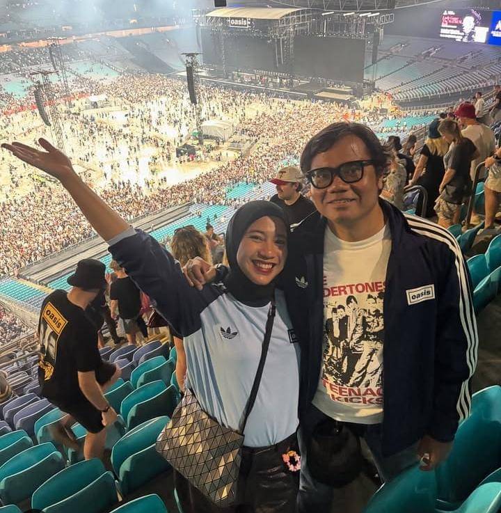 artis tanah air nonton konser Oasis di Australia