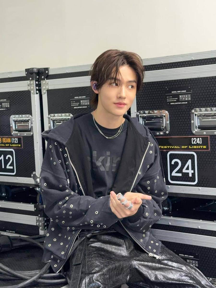 mix and match outer ala Seonghyeon CORTIS