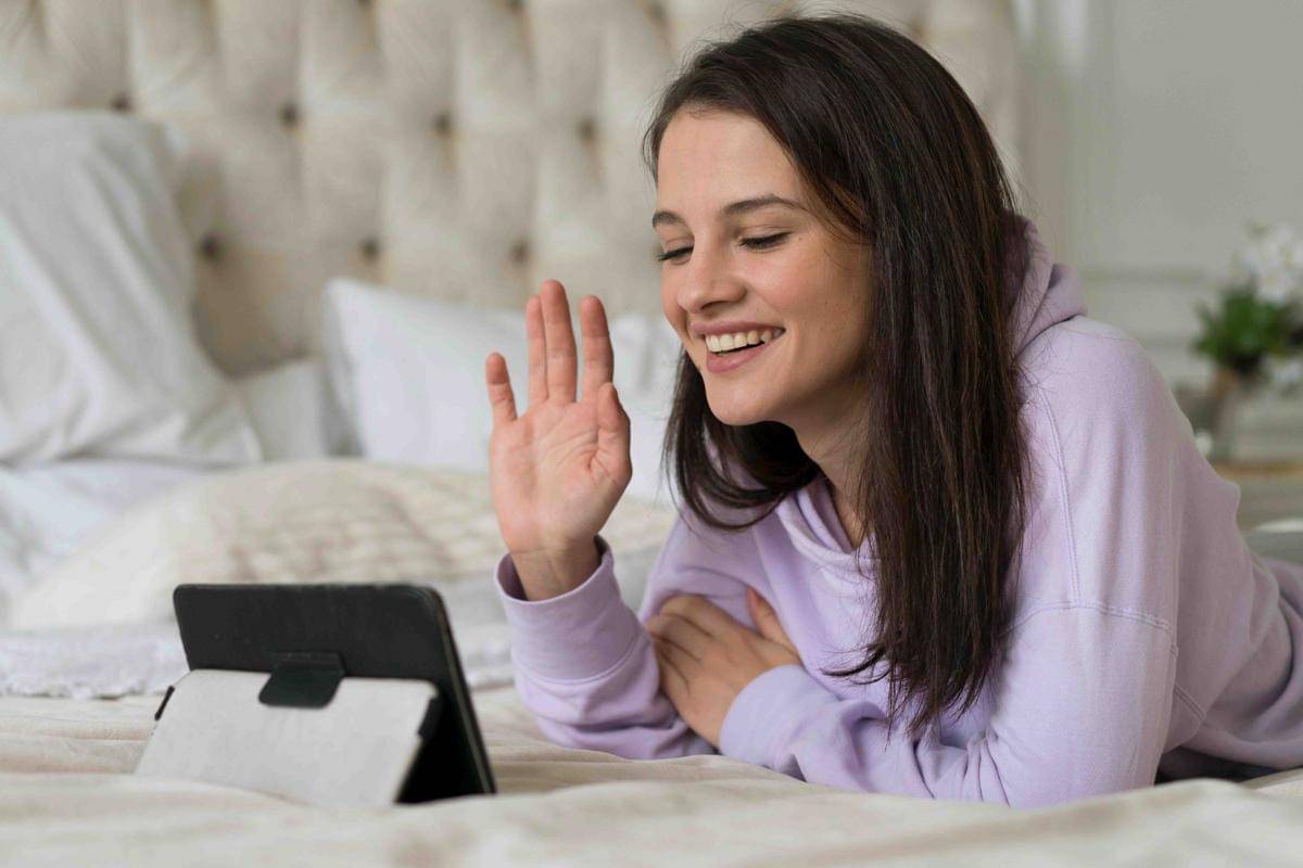 ilustrasi telepon keluarga