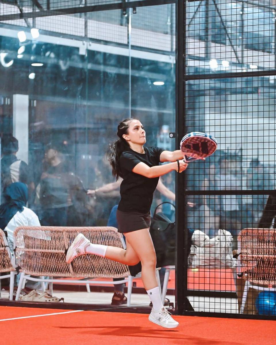 inspirasi outfit olahraga ala Marsha Aruan