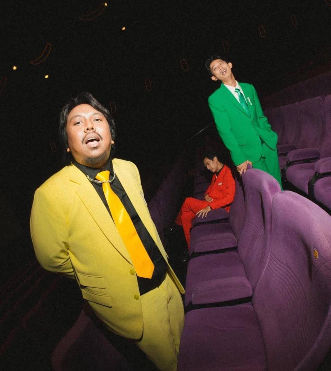 Tiga pemeran utama di film Pesugihan Sate Gagak