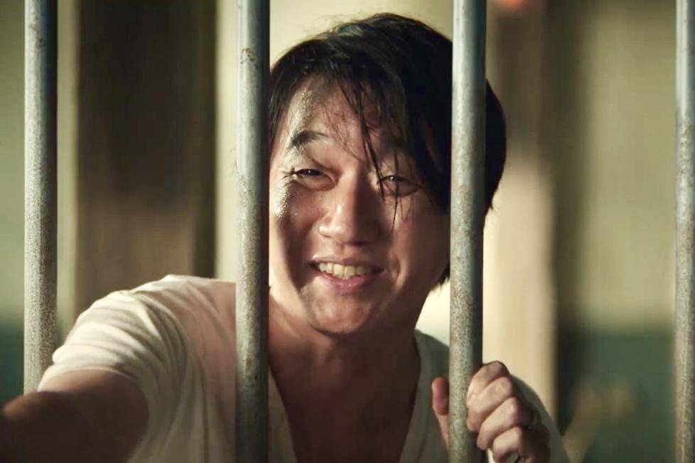 cuplikan drakor Typhoon Family 