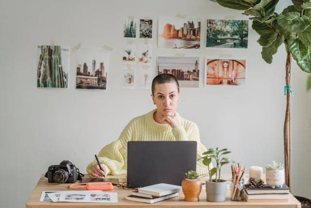 ilustrasi bekerja secara profesional