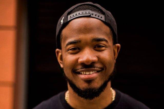 ilustrasi berewok untuk pria dengan double chin