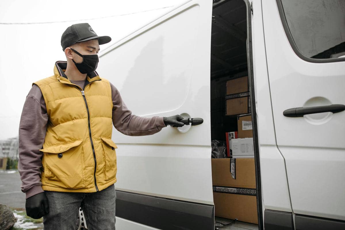 ilustrasi tutup pintu mobil