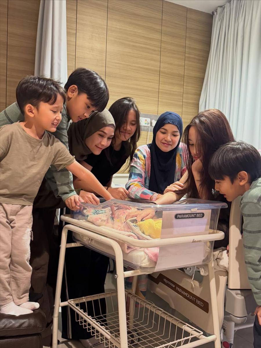 Zaskia Adya Mecca sambut keponakan baru