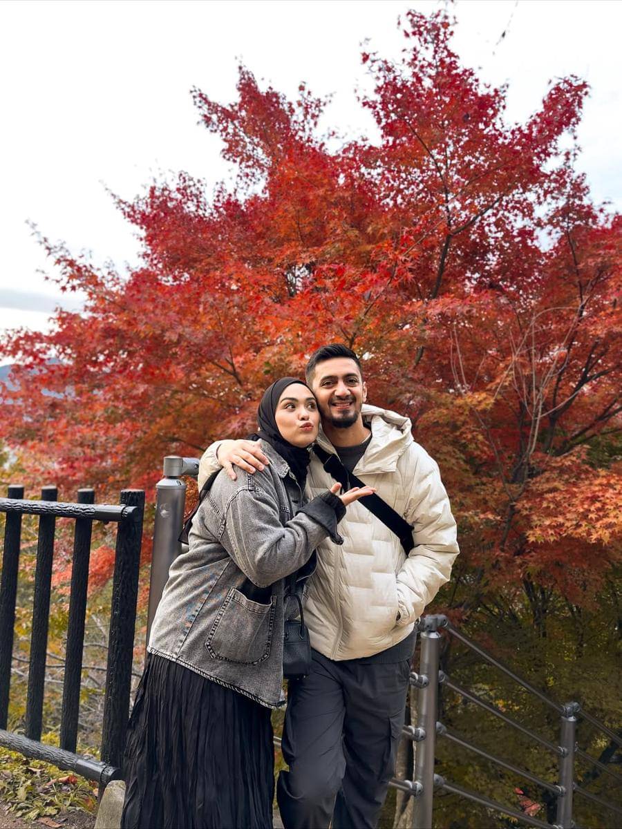 keluarga Vebby Palwinta liburan ke Jepang